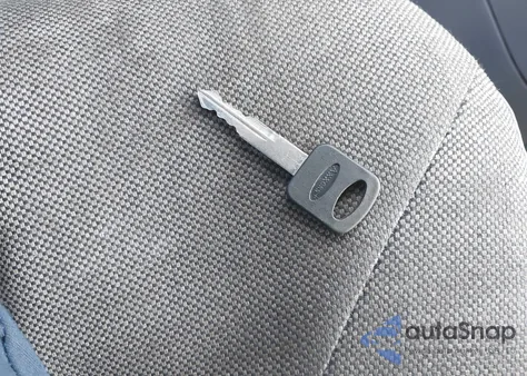 2001 Ford E-350 Super Duty Xl/Xlt from USA, damaged, VIN 1FBSS31L91HB36115